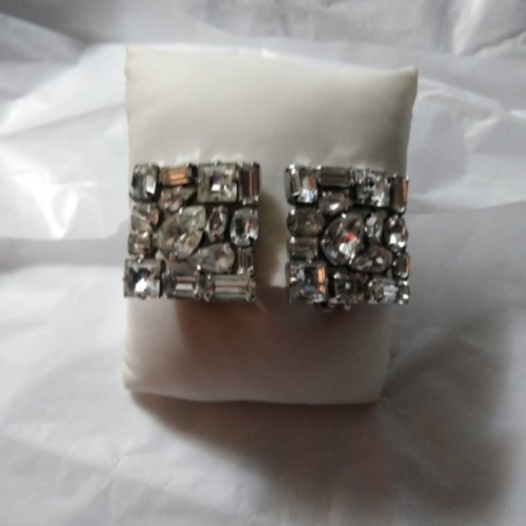 Weiss Vintage Rhinestone Earrings 350$